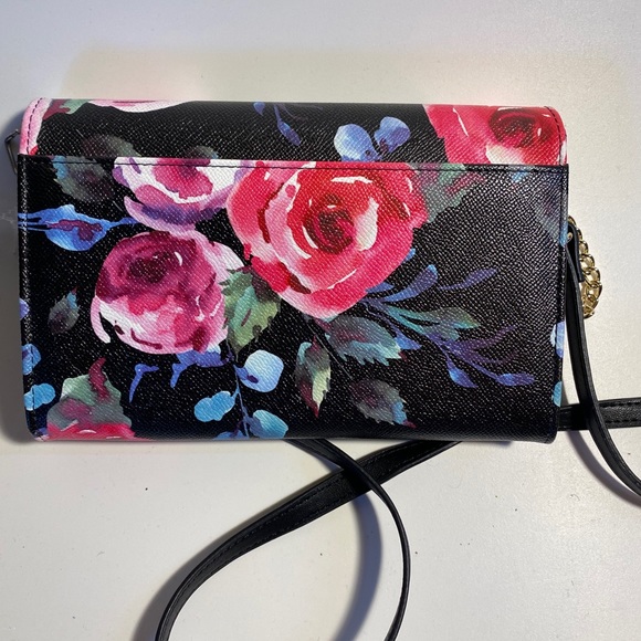 New Betsey Johnson floral Crossbody bag/ Wallet - Picture 4 of 8